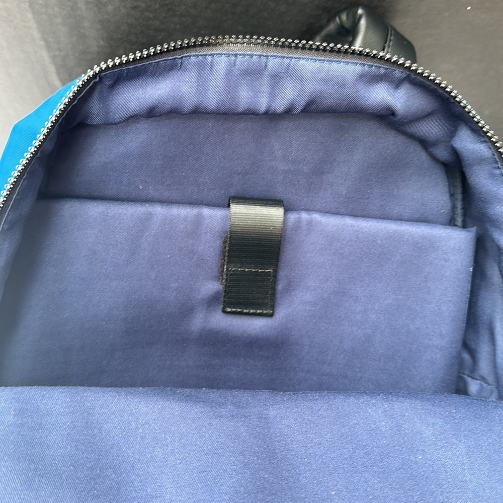 New GUESS Men’s Blue Backpack - Picture 6 of 7
